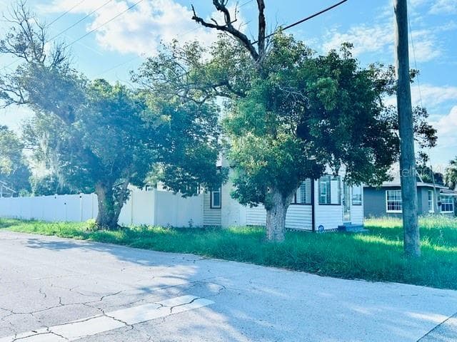 624 ILLINOIS AVENUE — photo 20 of 22