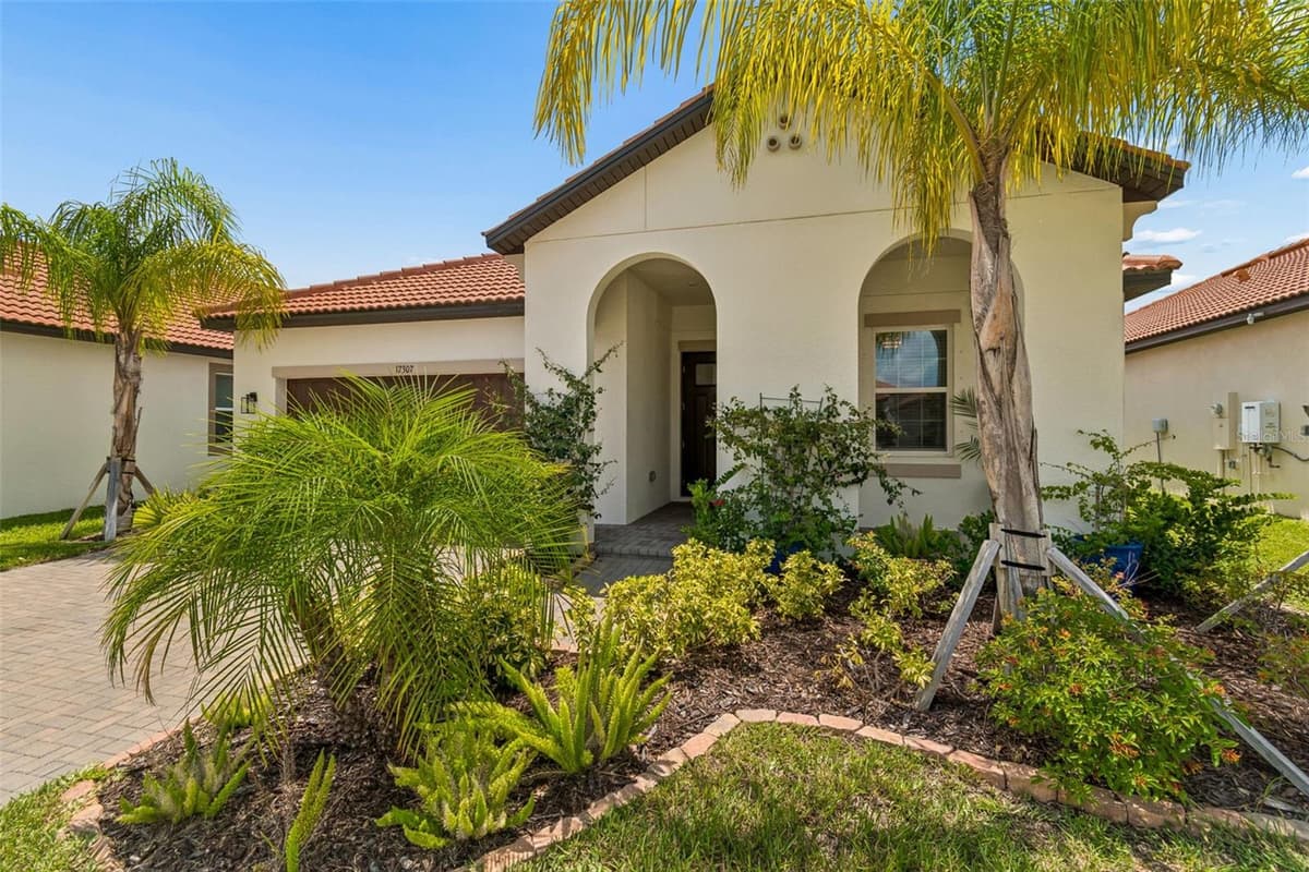 17307 BLUE WALK STREET — photo 4 of 47