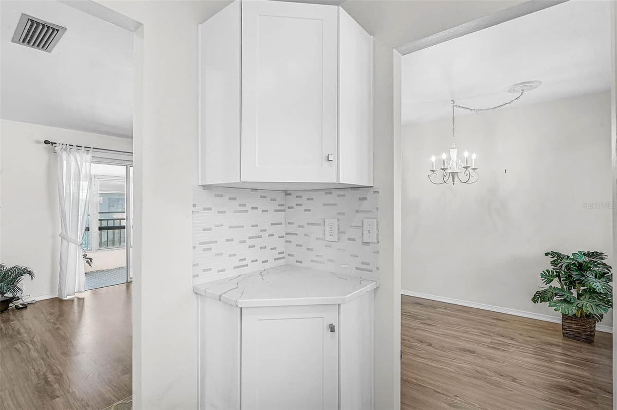 5940 EASY STREET — photo 10 of 29