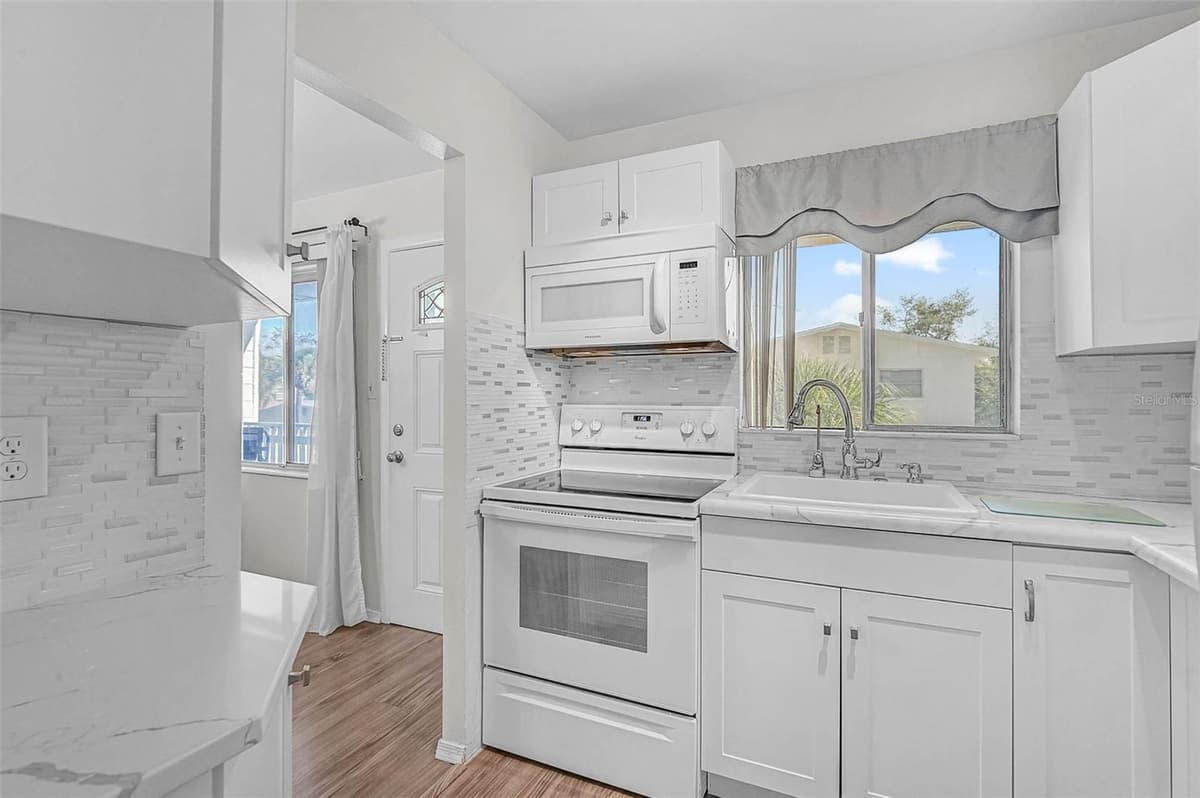 5940 EASY STREET — photo 7 of 29