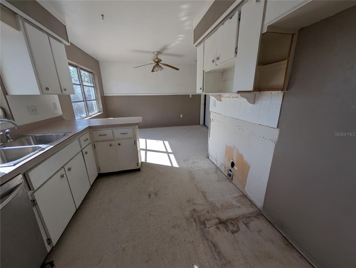 3646 LAKEWOOD DRIVE — photo 4 of 14