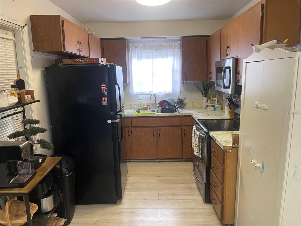 4005 MYRTLE AVENUE — photo 6 of 10
