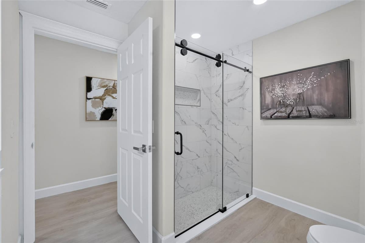 107 LINDSAY DRIVE — photo 25 of 33