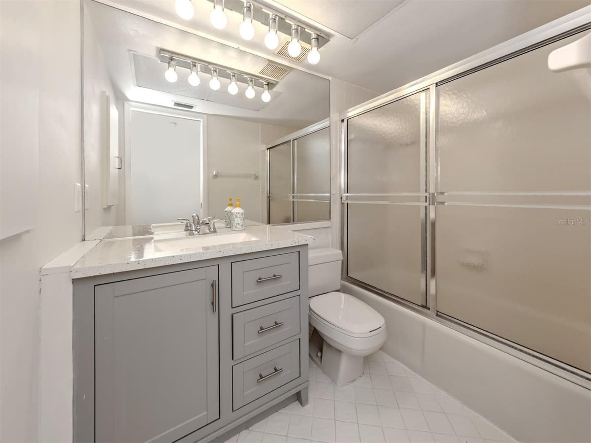 808 CAPRI ISLES BLVD — photo 20 of 37