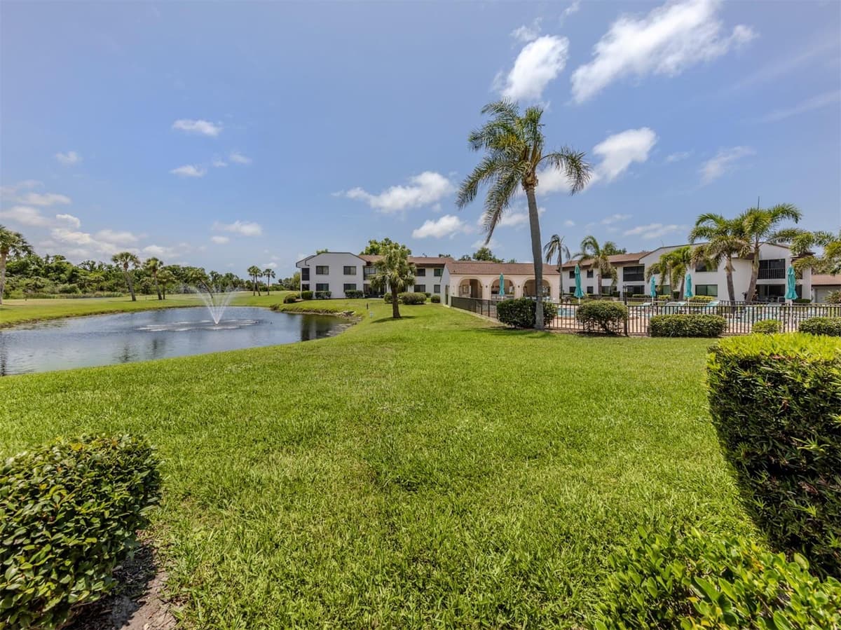 808 CAPRI ISLES BLVD — photo 6 of 37