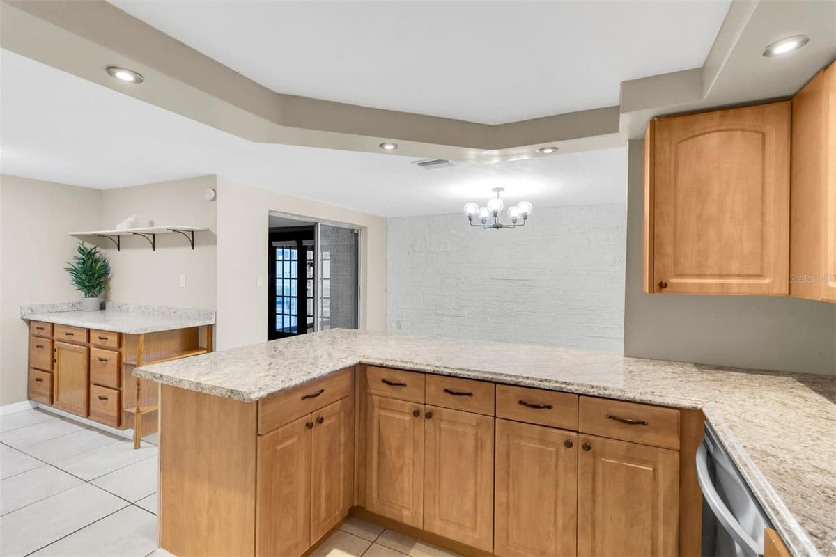 9203 GREENBRIAR LANE — photo 15 of 21