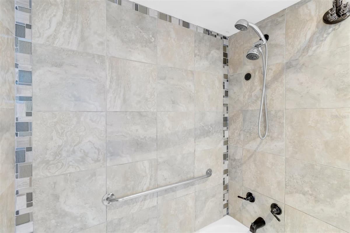9203 GREENBRIAR LANE — photo 19 of 21