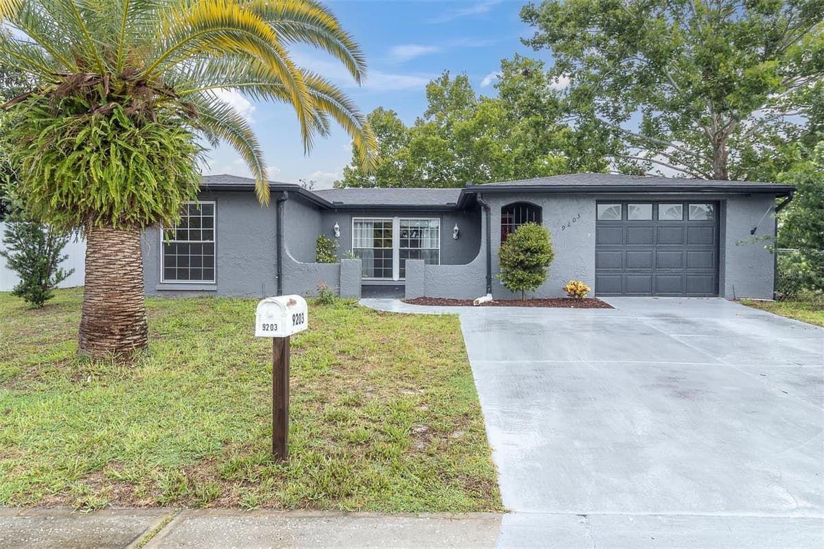 9203 GREENBRIAR LANE — photo 1 of 21