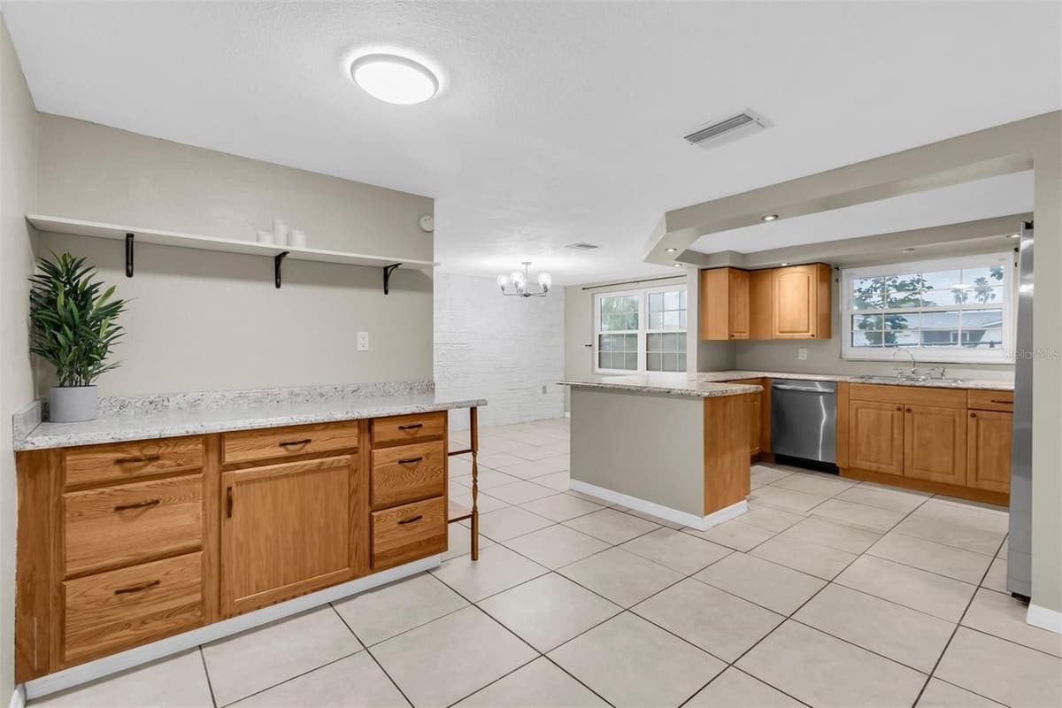 9203 GREENBRIAR LANE — photo 11 of 21