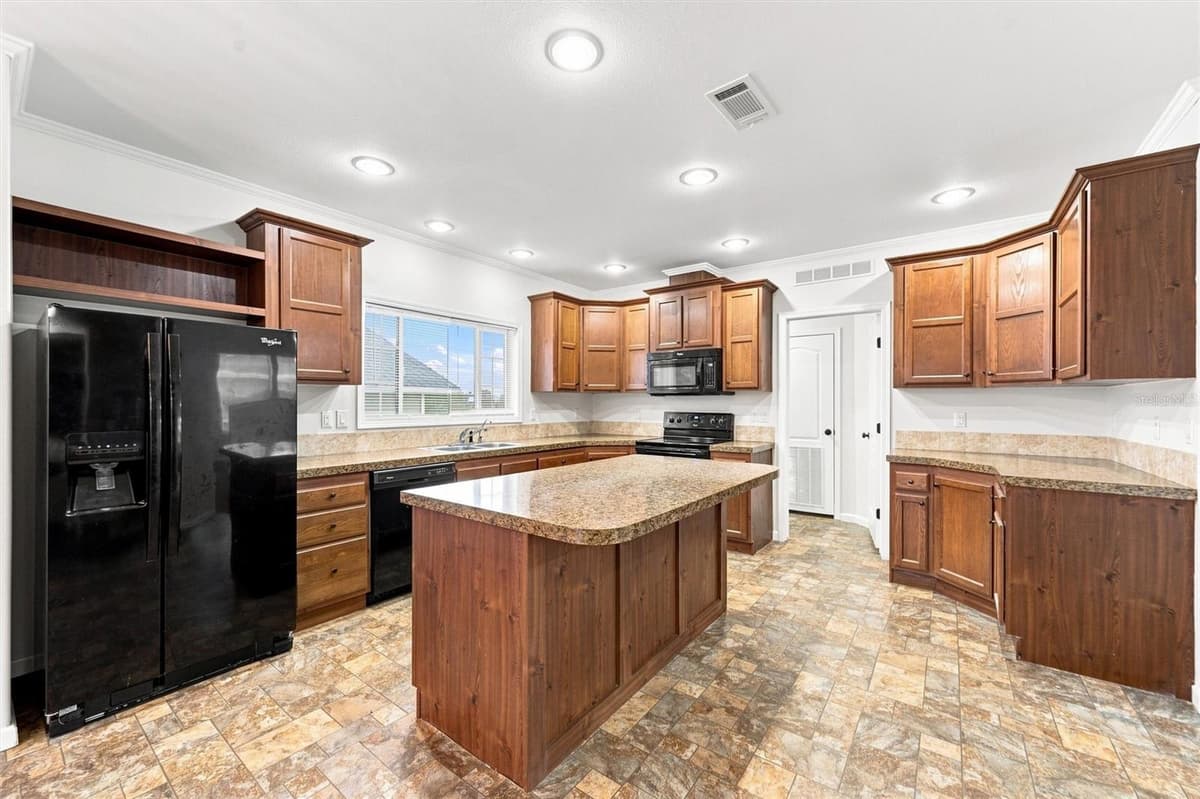 3316 HOLLY SPRINGS DRIVE — photo 19 of 48