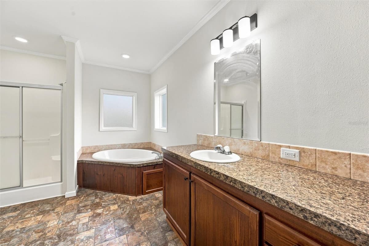 3316 HOLLY SPRINGS DRIVE — photo 11 of 48
