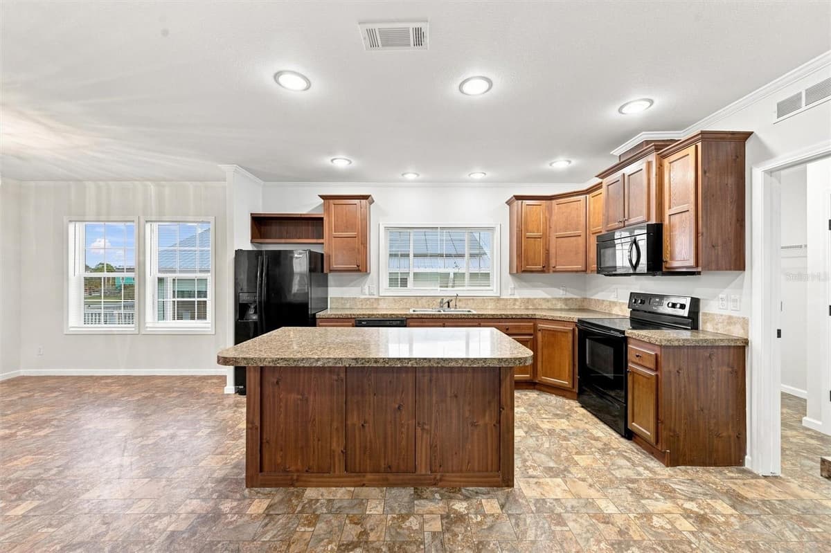 3316 HOLLY SPRINGS DRIVE — photo 14 of 48