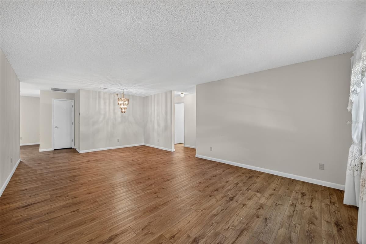 9882 88TH TERRACE — photo 9 of 54