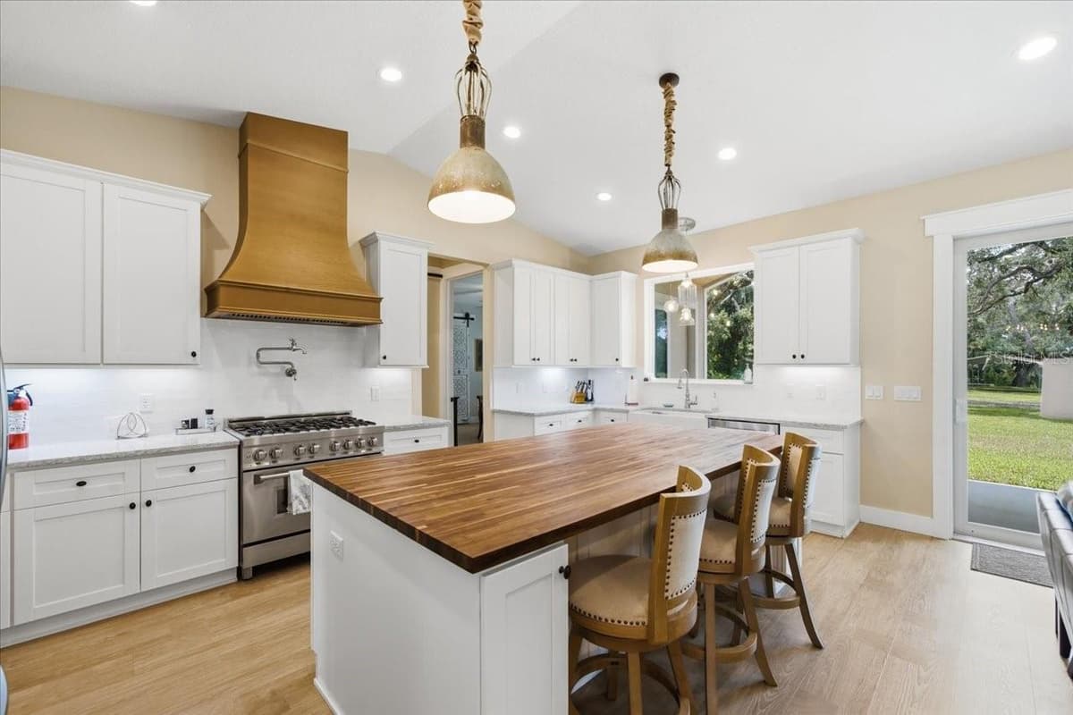 32 SHADOW WOOD DRIVE — photo 12 of 69