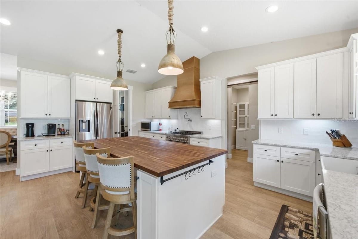 32 SHADOW WOOD DRIVE — photo 11 of 69