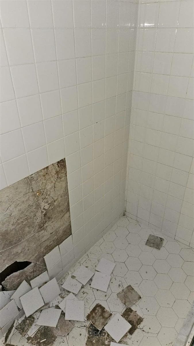 18218 DRIGGERS AVENUE — photo 15 of 25