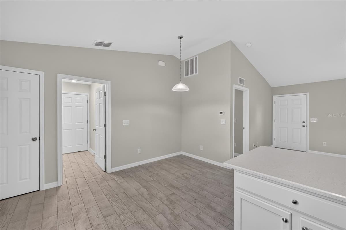 6747 86TH PLACE — photo 18 of 50