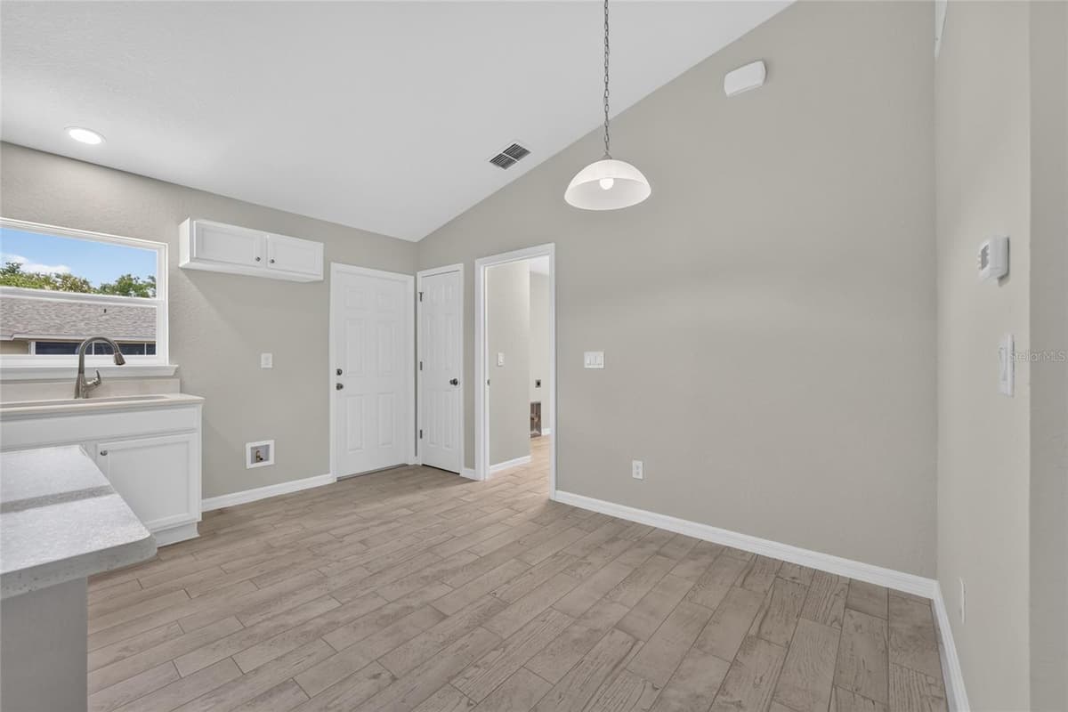 6747 86TH PLACE — photo 12 of 50