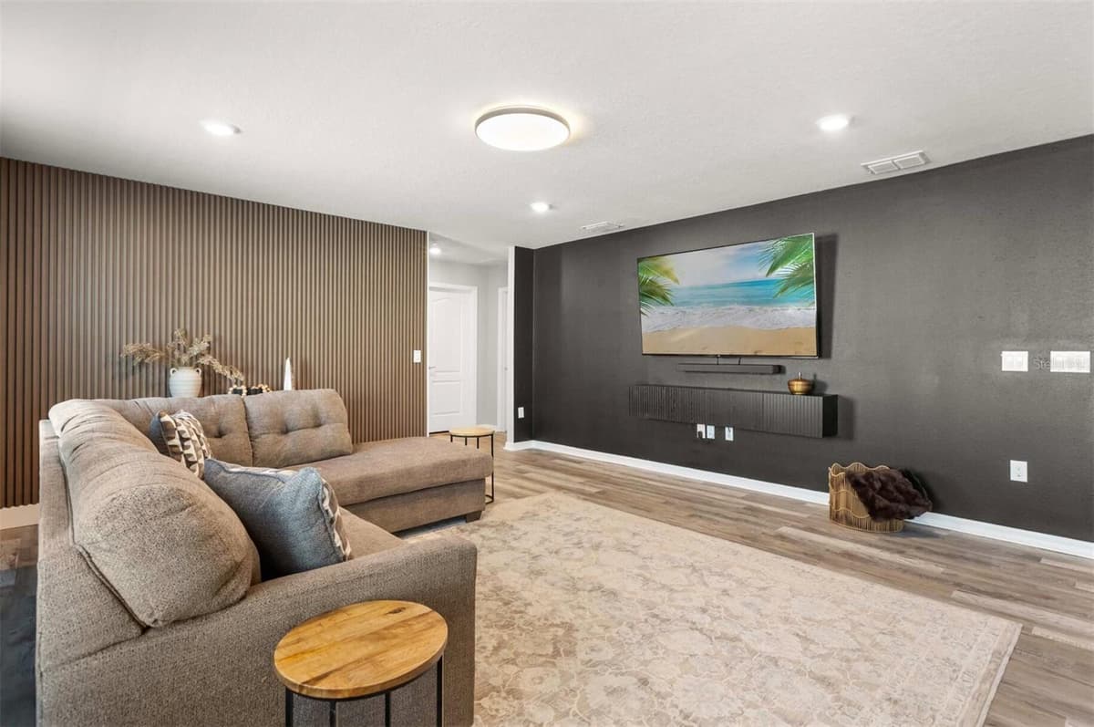 7352 OAKMOSS LOOP — photo 20 of 42