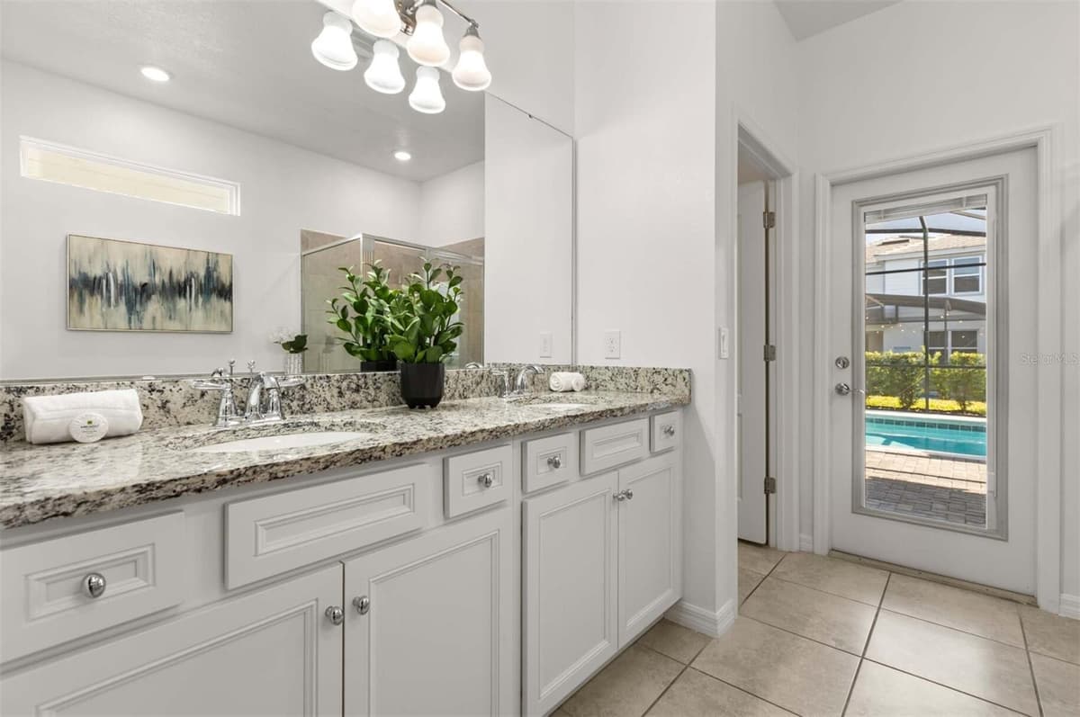 7352 OAKMOSS LOOP — photo 13 of 42