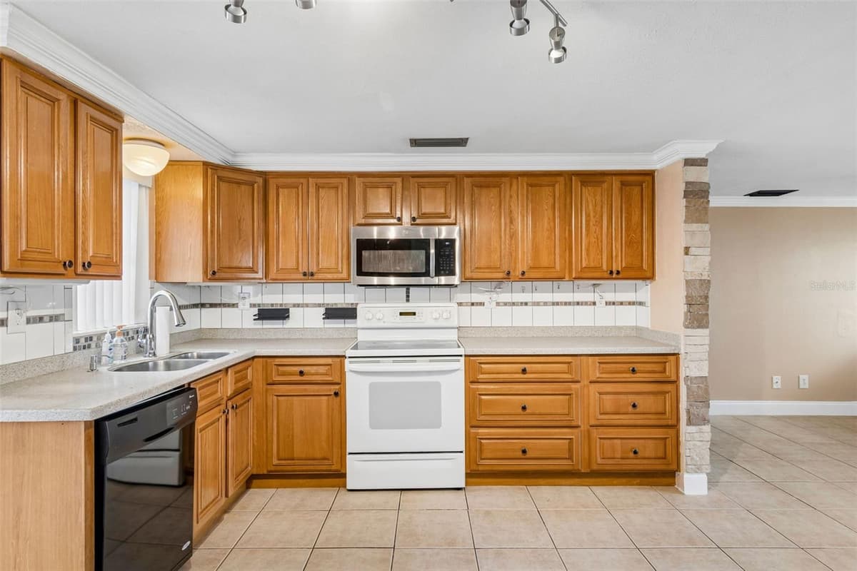 3533 WILSON DRIVE — photo 14 of 59
