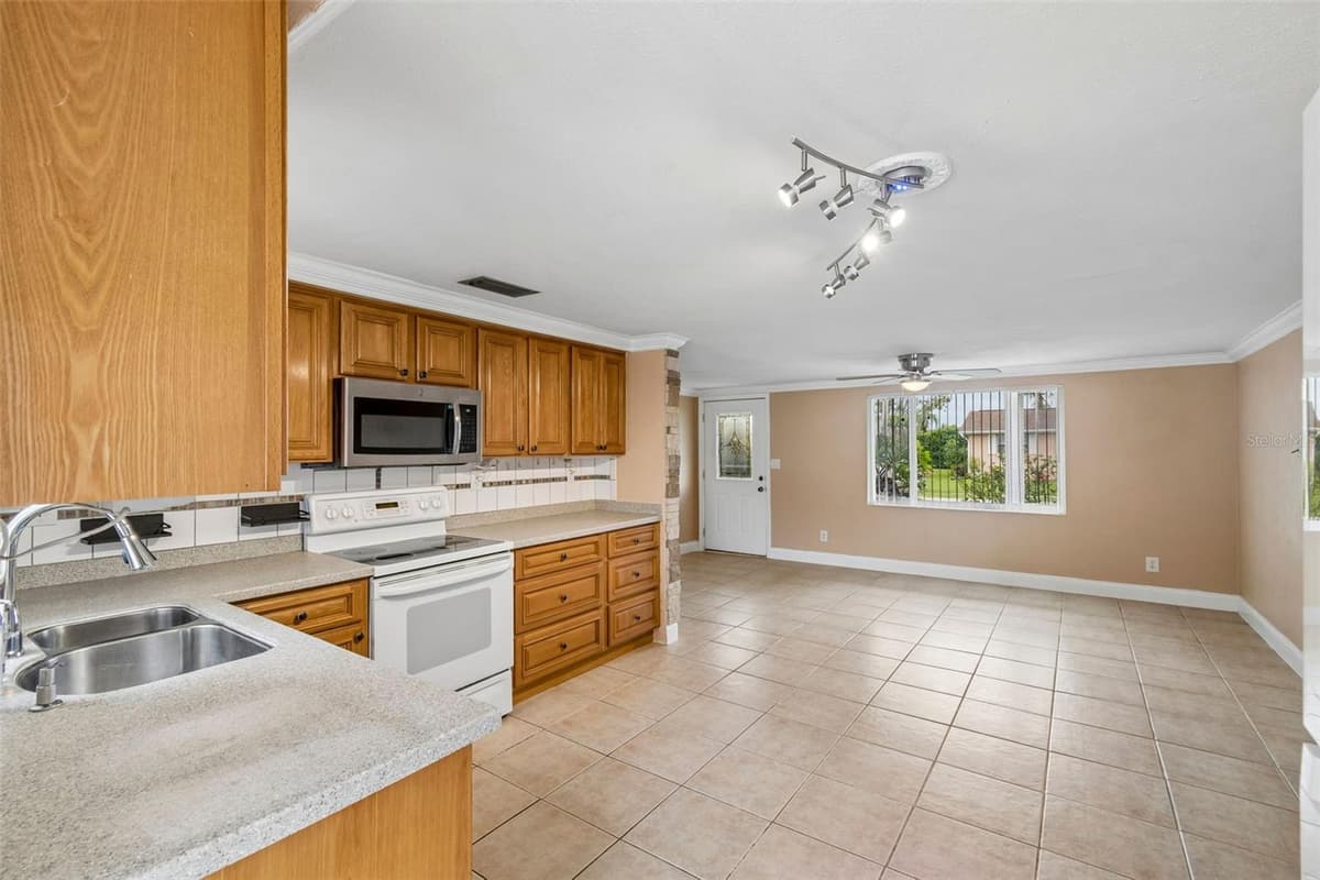 3533 WILSON DRIVE — photo 16 of 59