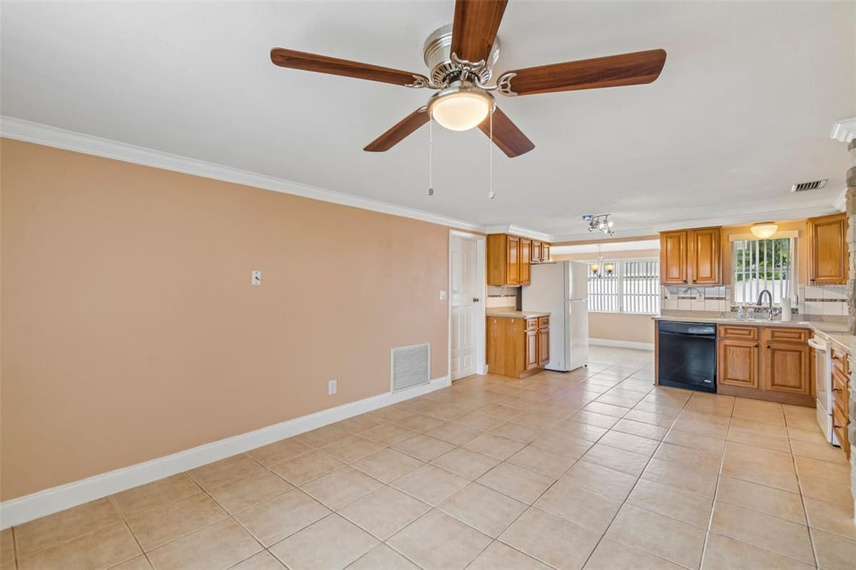 3533 WILSON DRIVE — photo 11 of 59