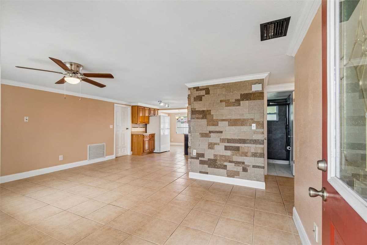 3533 WILSON DRIVE — photo 6 of 59