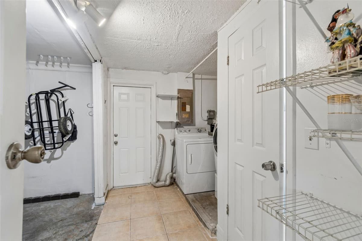 3533 WILSON DRIVE — photo 34 of 59