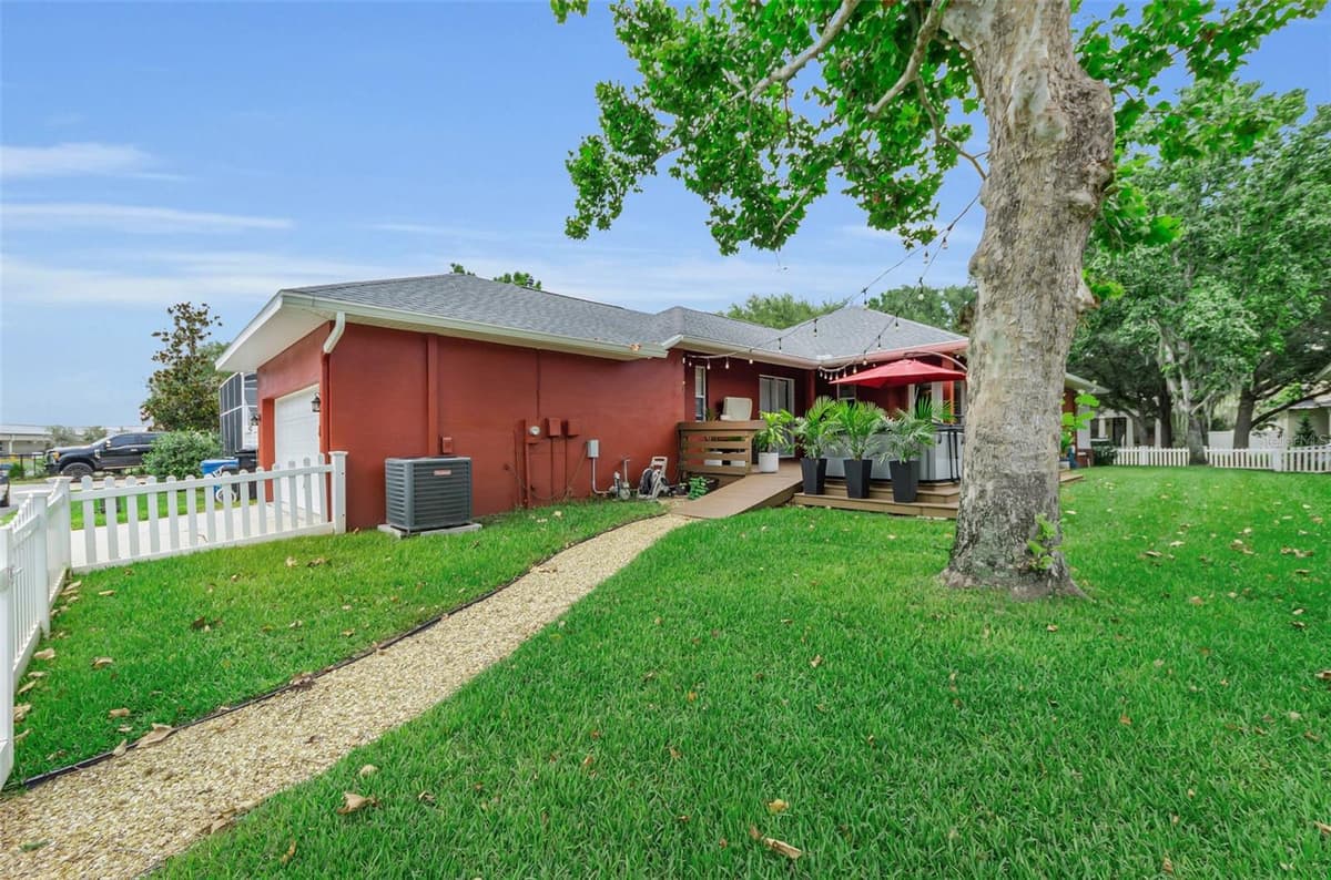 3237 TOWN AVENUE — photo 4 of 83