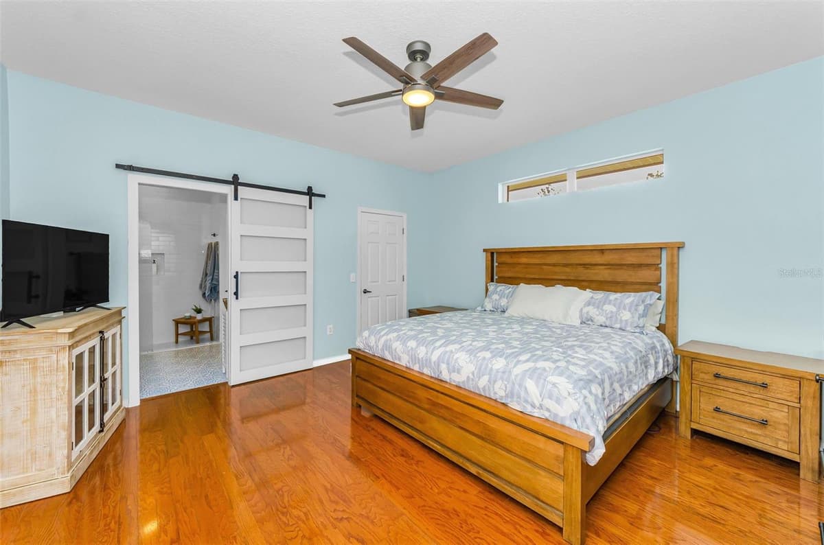 3237 TOWN AVENUE — photo 15 of 83