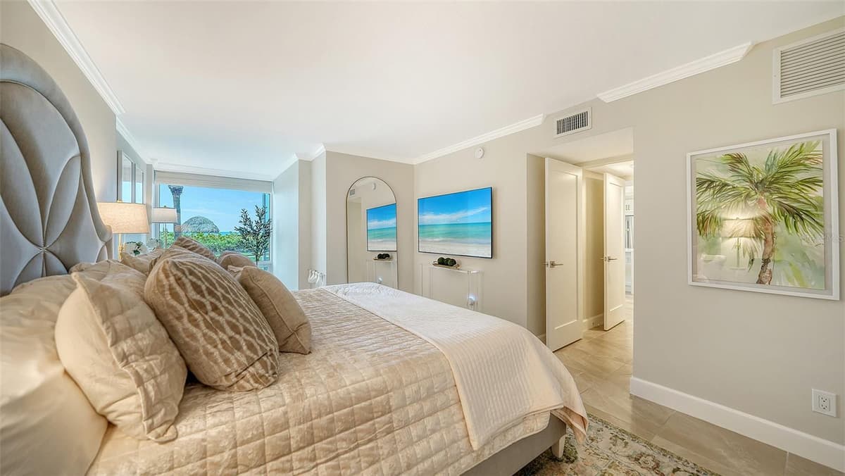 2425 GULF OF MEXICO DRIVE — photo 18 of 34