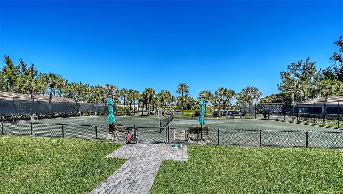 2425 GULF OF MEXICO DRIVE — photo 30 of 34