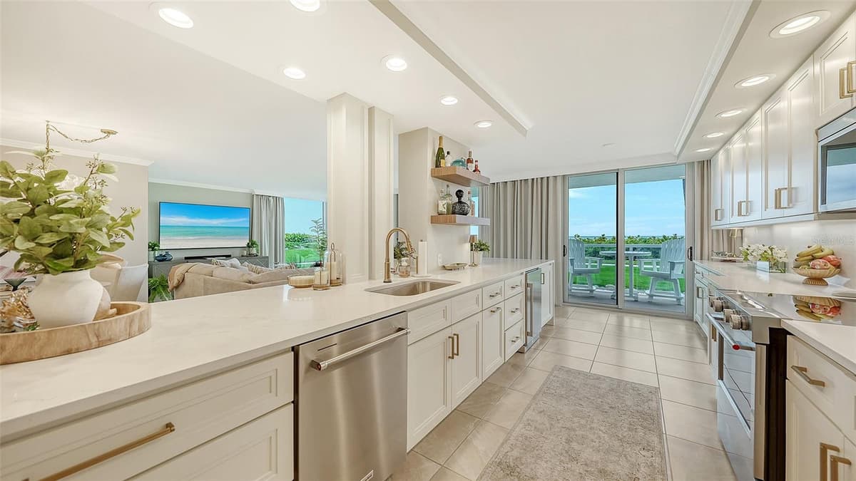 2425 GULF OF MEXICO DRIVE — photo 3 of 34