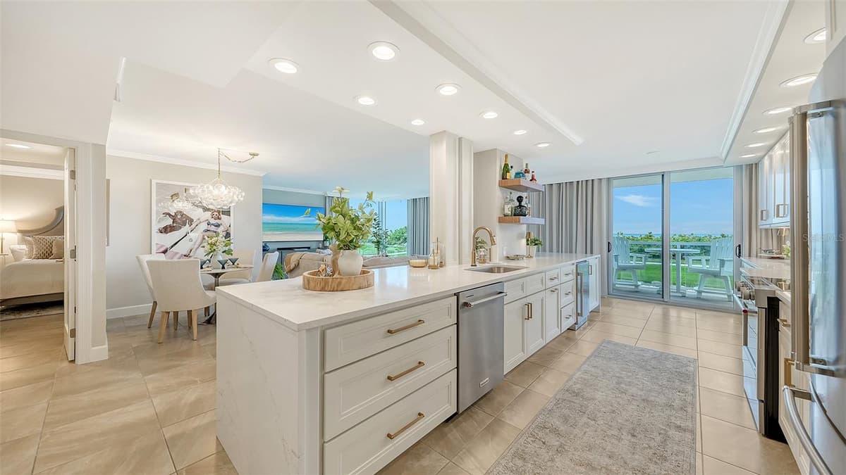 2425 GULF OF MEXICO DRIVE — photo 5 of 34