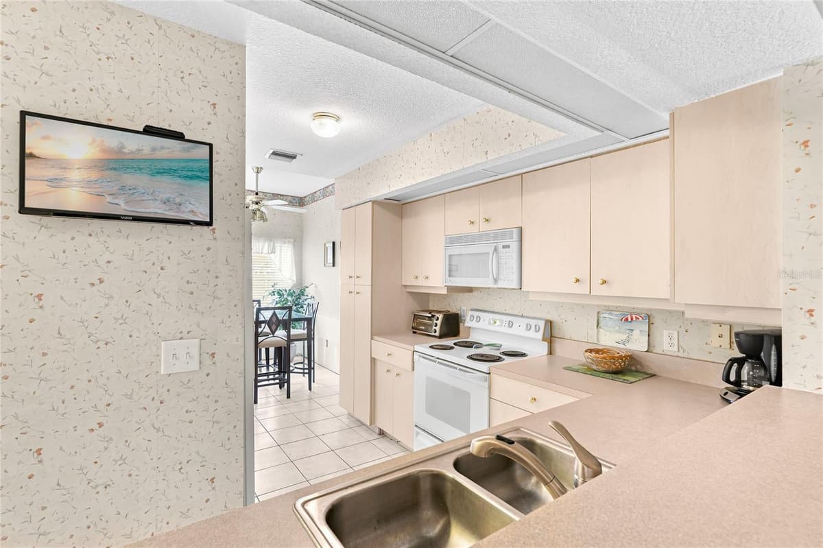 5800 SABAL TRACE DRIVE — photo 8 of 41