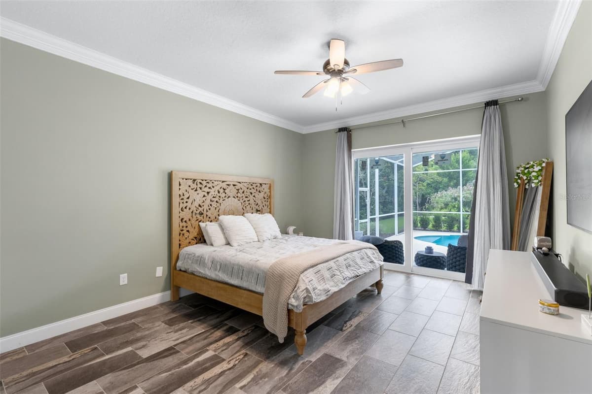 113 SANDY OAKS PLACE — photo 17 of 67