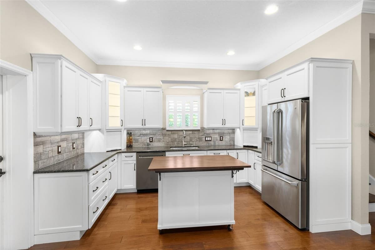 113 SANDY OAKS PLACE — photo 46 of 67