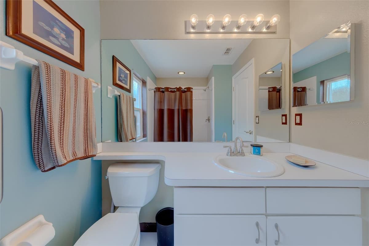 8422 POYDRAS LANE — photo 34 of 70