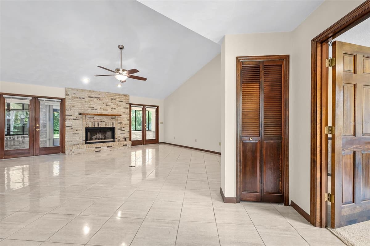 43 WINDING CREEK WAY — photo 9 of 52