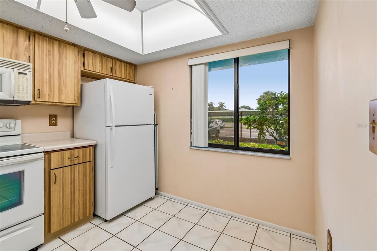 129 NANCY DRIVE — photo 19 of 68