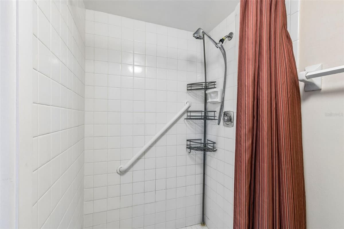 129 NANCY DRIVE — photo 25 of 68