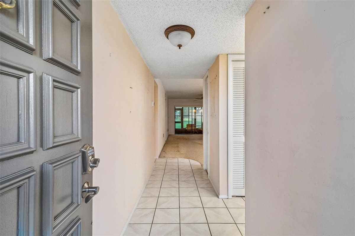 129 NANCY DRIVE — photo 6 of 68