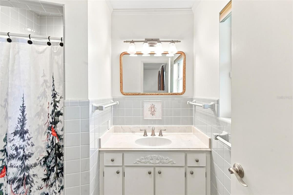 421 ELLIOTT AVENUE — photo 18 of 42