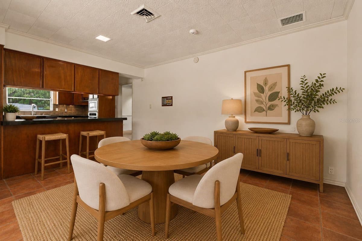 421 ELLIOTT AVENUE — photo 13 of 42