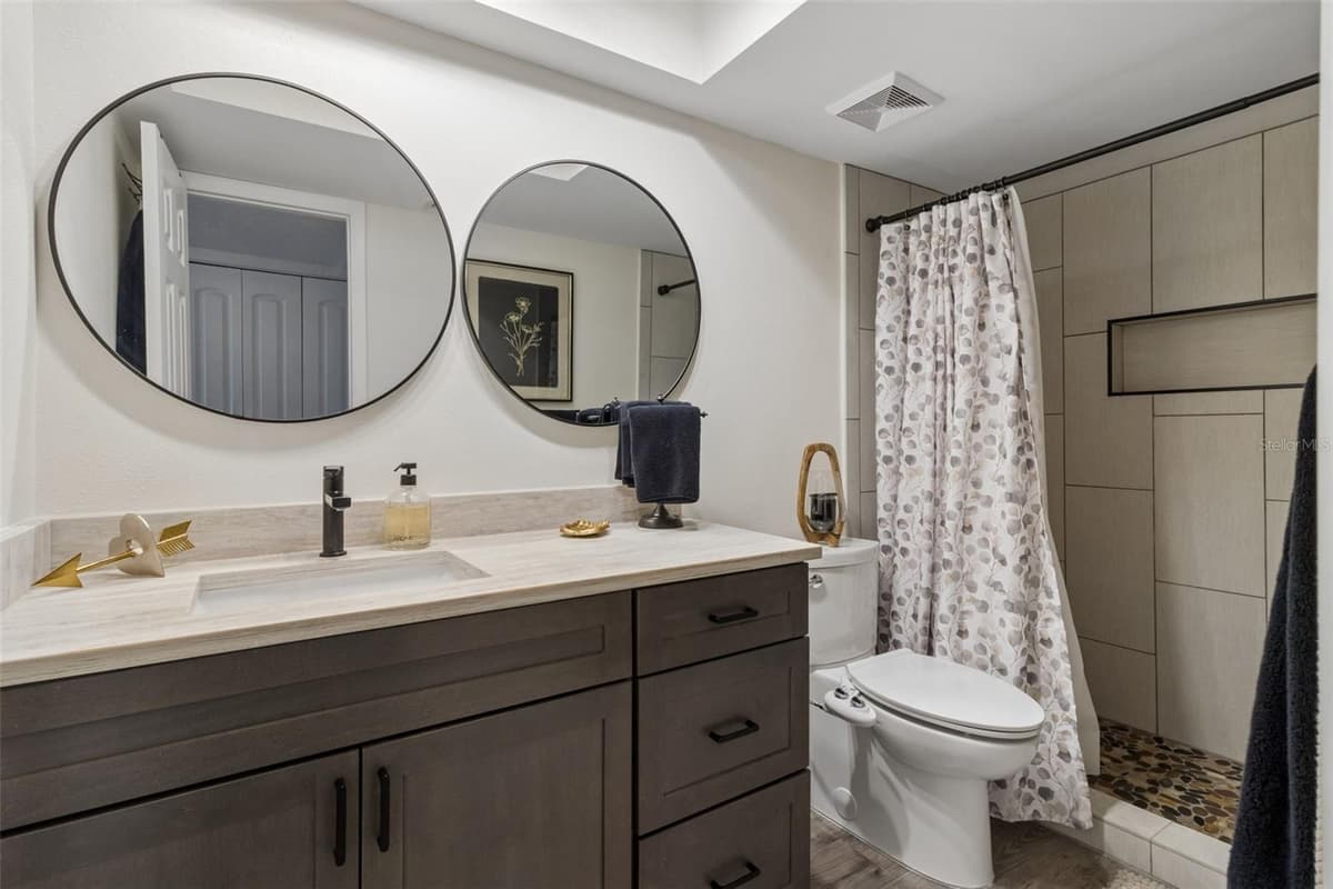 5157 SILENT LOOP — photo 15 of 31