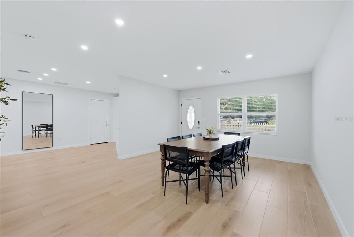 4411 BENEVA ROAD — photo 7 of 31