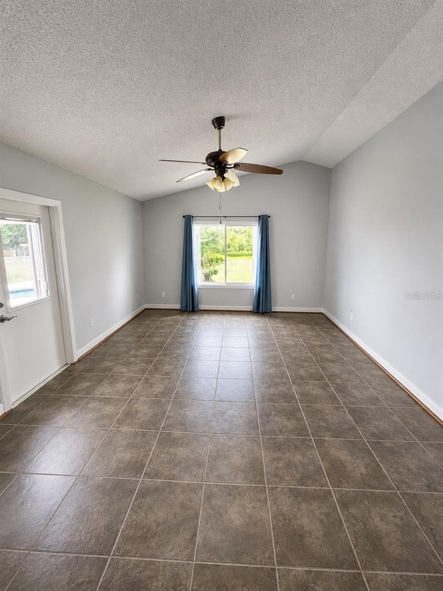 5224 MILL STREAM ROAD — photo 6 of 17