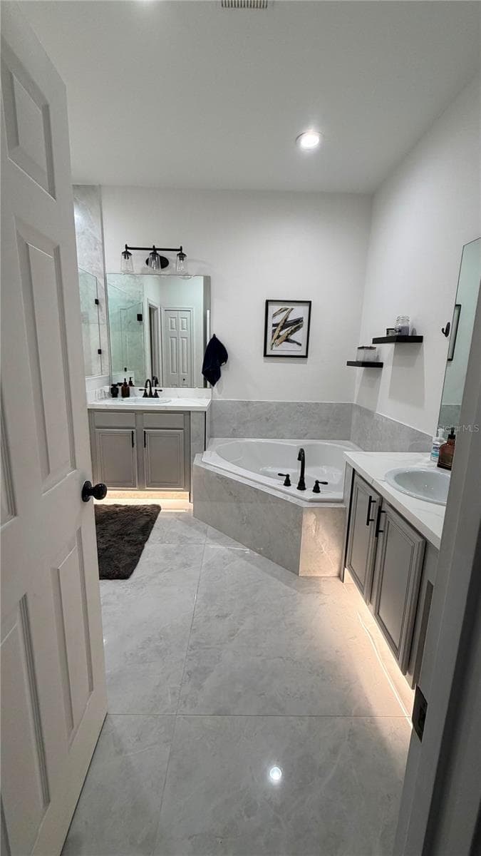 14539 SAINT GEORGES HILL DRIVE — photo 4 of 47