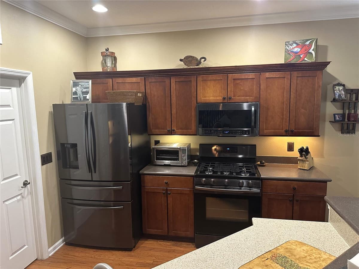 122 RIDGEWAY BLVD — photo 8 of 34